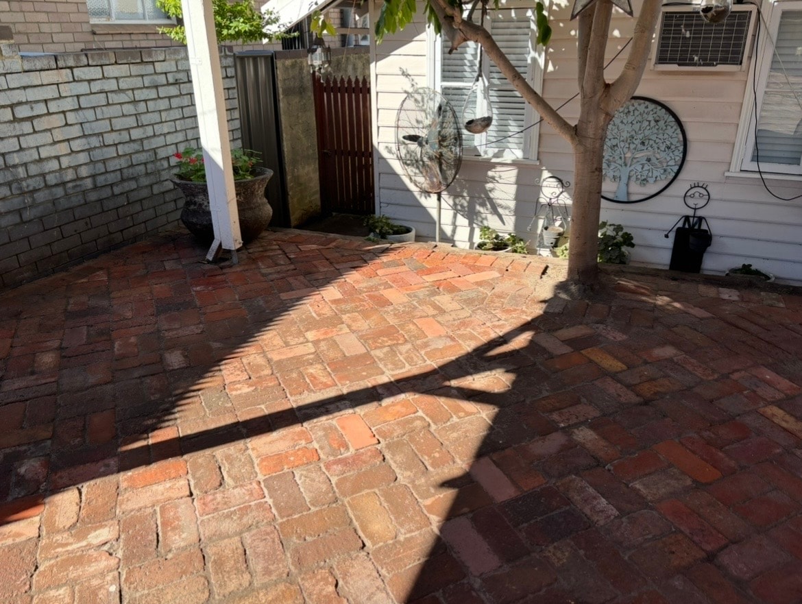 Courtyard paving after pressure washing