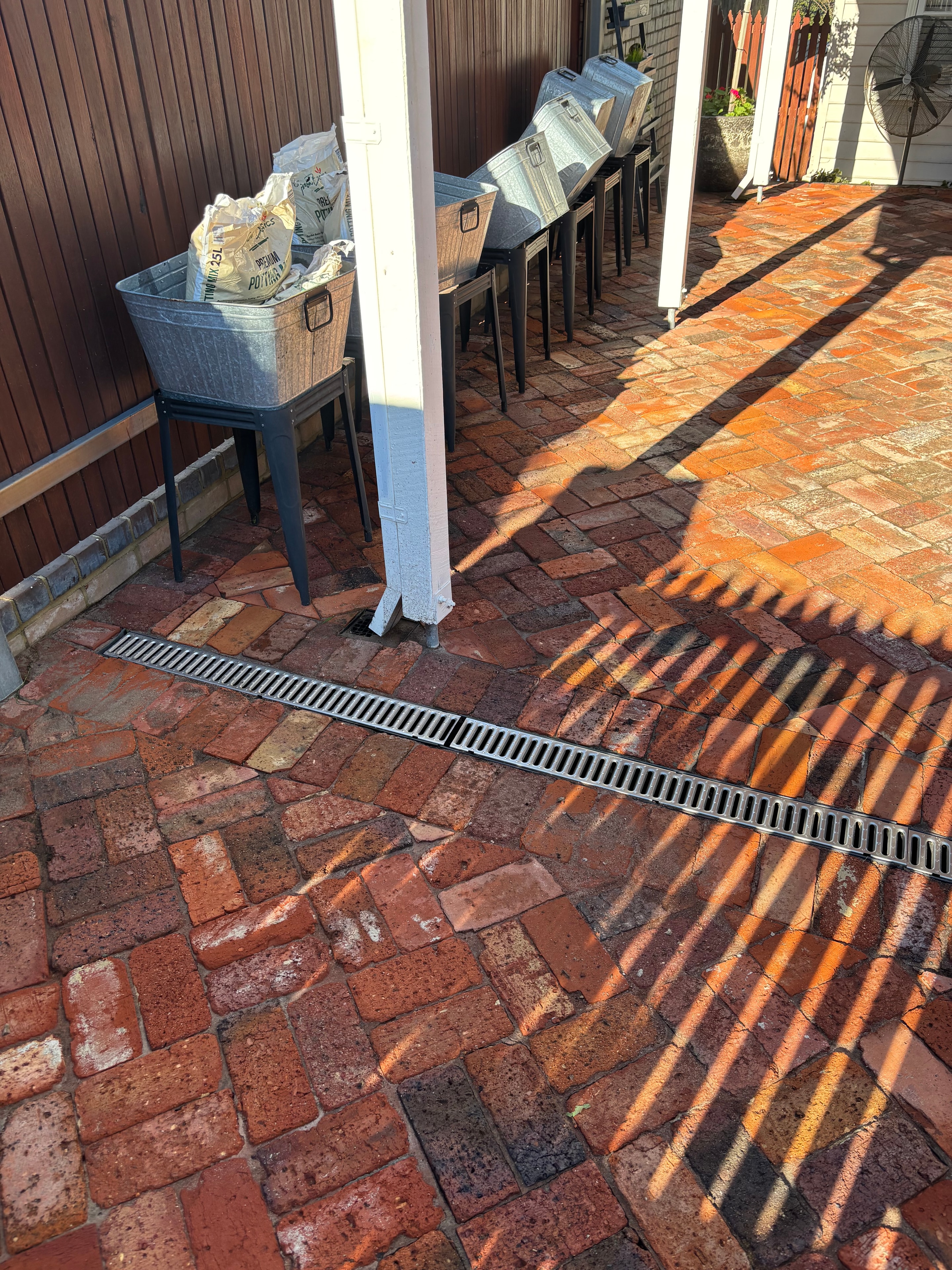 Side passage after pressure washing